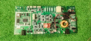 Robomow RL 2000 płyta główna awers robotydo.pl.jpg