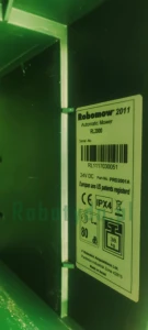 Robomow RL 2000 rok 2011tabliczka.jpg